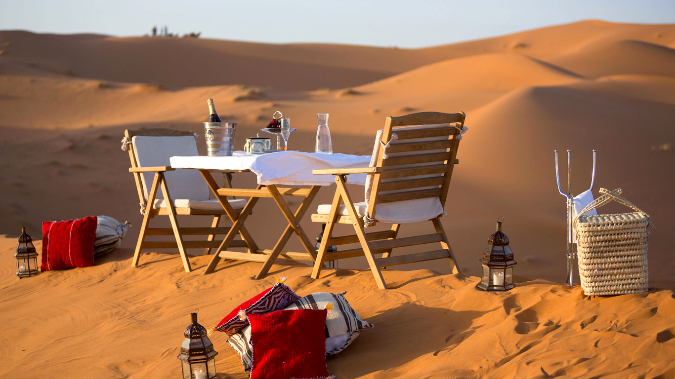 Romantic Dune Dinner Abu Dhabi